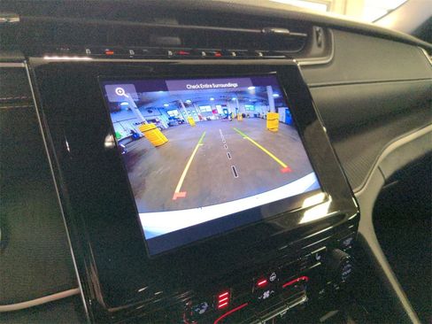 Used 2023 Jeep Grand Cherokee L Altitude image 18