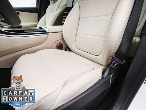 Used 2025 Mercedes-Benz GLC 300 4MATIC image 51