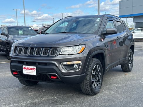 Used 2019 Jeep Compass Trailhawk w/ Leather Interior Group AWD/4WD image 2