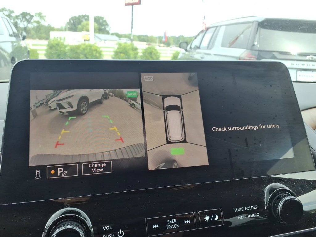 Used 2024 Nissan Armada SL AWD/4WD image 10