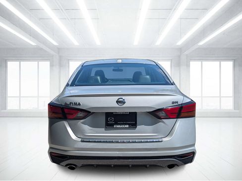 Used 2019 Nissan Altima 2.5 SR w/ SR Premium Package FWD image 4