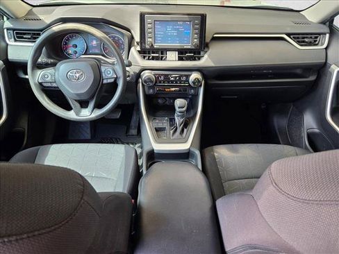 Used 2020 Toyota RAV4 XLE w/ Convenience Package FWD image 16