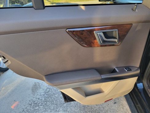 Used 2015 Mercedes-Benz GLK 250 GLK 250 BlueTEC AWD 4MATIC 4dr image 24