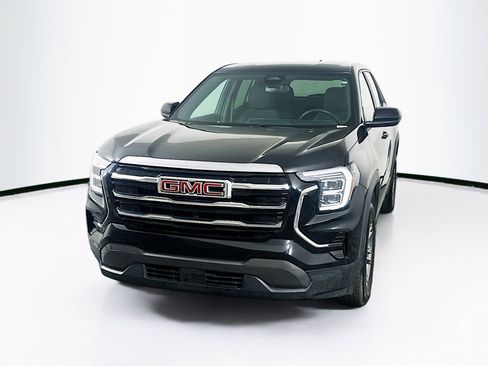 Used 2025 GMC Terrain Elevation image 3