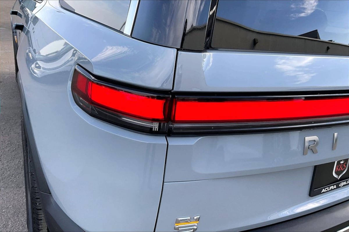 Used 2023 Rivian R1S Adventure Quad AWD/4WD image 26
