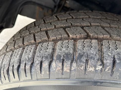 Used 2018 RAM 1500 SLT image 28