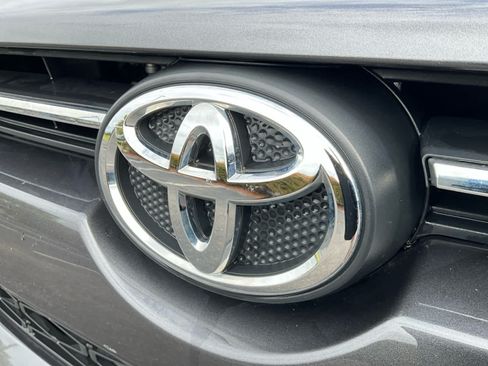 Used 2023 Toyota 4Runner SR5 Premium w/ Moonroof Package AWD/4WD image 9
