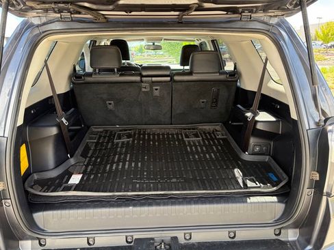 Used 2019 Toyota 4Runner SR5 Premium AWD/4WD image 50