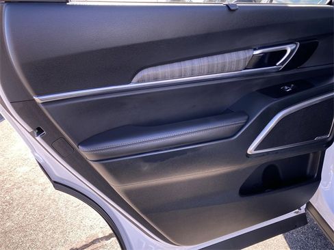 Used 2025 Kia Telluride EX image 26