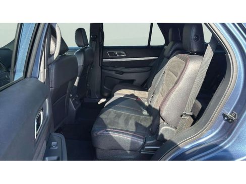 Used 2019 Ford Explorer XLT w/ Equipment Group 202A image 12