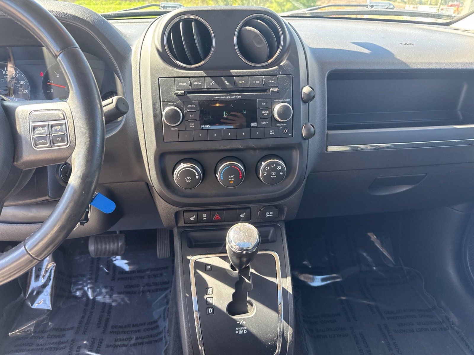Used 2012 Jeep Patriot Latitude w/ Sun/Sound Group AWD/4WD image 18
