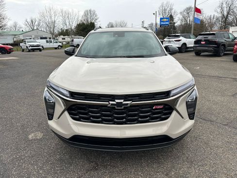 New 2026 Chevrolet Trax RS w/ Sunroof Package FWD image 2