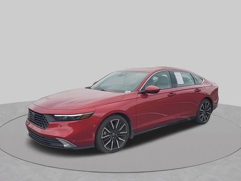 Used 2024 Honda Accord Touring image 4