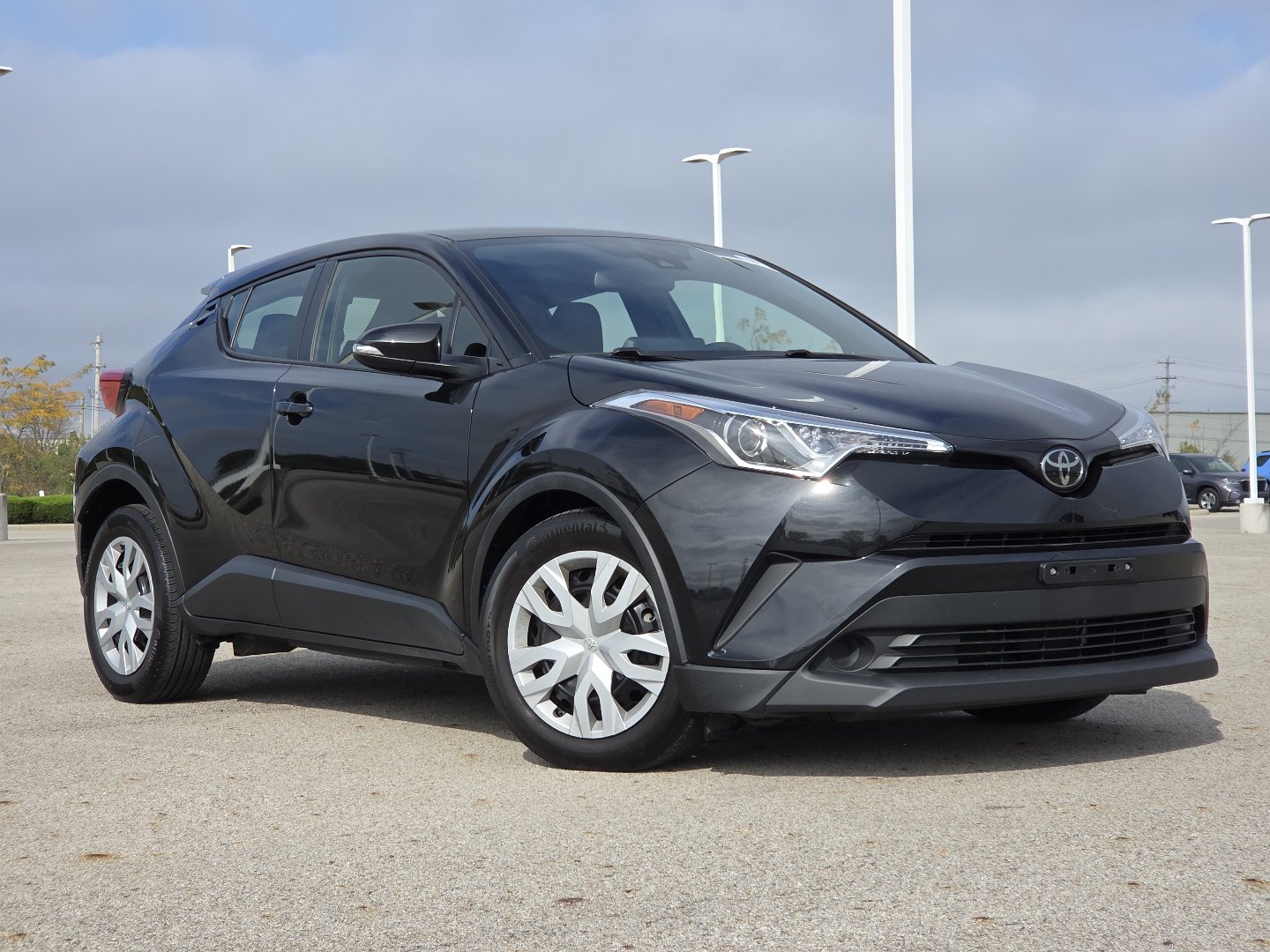 Used 2019 Toyota C-HR LE FWD image 2