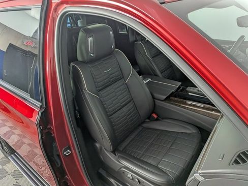 Certified 2024 Cadillac Escalade ESV Sport Platinum w/ LPO, ONYX Package image 36