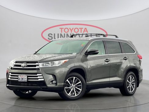 Certified 2019 Toyota Highlander XLE image 2