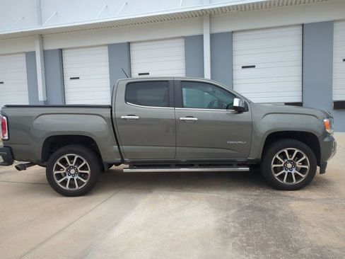 Used 2017 GMC Canyon Denali image 4
