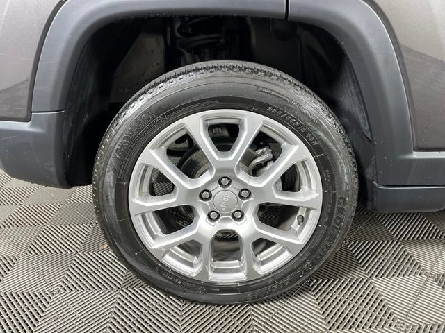 Used 2023 Jeep Compass Latitude AWD/4WD image 12