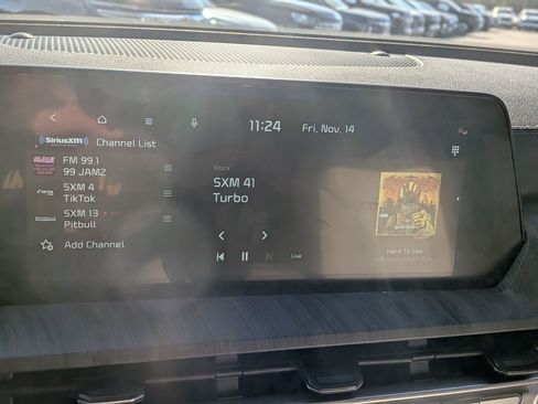 Used 2024 Kia Telluride EX w/ EX Captain's Chair Package image 27