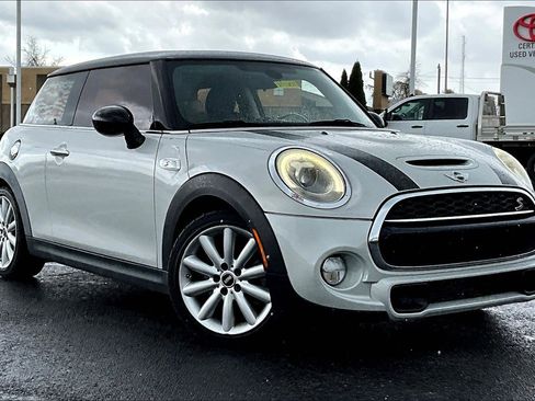 Used 2016 MINI Cooper S image 2
