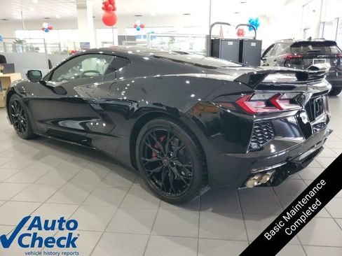 Used 2024 Chevrolet Corvette Stingray Preferred Cpe w/ Z51 Performance Package RWD image 2