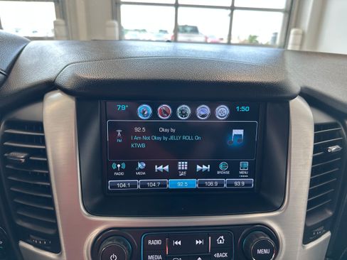Used 2017 GMC Yukon XL SLT w/ Open Road Package AWD/4WD image 21