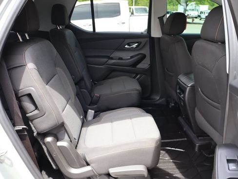 Used 2021 Chevrolet Traverse LT FWD image 44
