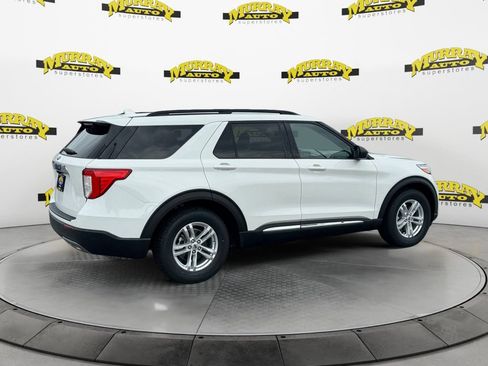 Used 2023 Ford Explorer XLT w/ Equipment Group 202A RWD image 5