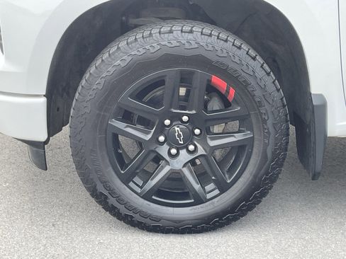 Used 2024 Chevrolet Silverado 1500 RST w/ Redline Edition AWD/4WD image 11