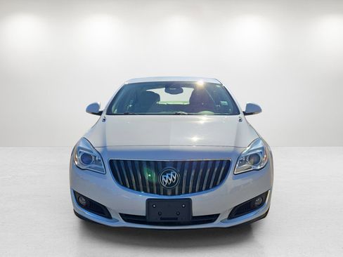 Used 2016 Buick Regal Premium image 2