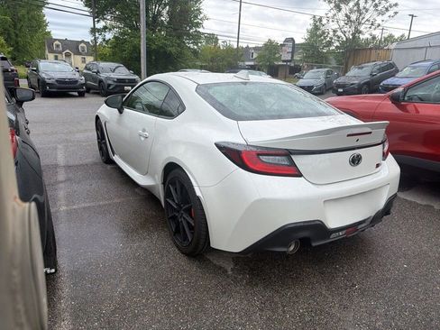Used 2025 Toyota GR86 Premium w/ Performance Package RWD image 4