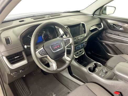 Used 2024 GMC Terrain SLE w/ Driver Convenience Package image 22