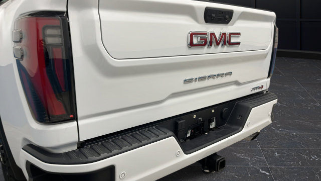 Used 2025 GMC Sierra 2500 AT4 w/ AT4 Premium Plus Package AWD/4WD image 44