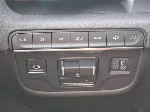 Certified 2022 Cadillac Escalade Sport w/ Touring Package AWD/4WD image 25