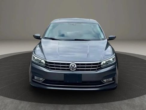 Used 2018 Volkswagen Passat 2.0T SEL Premium FWD image 3