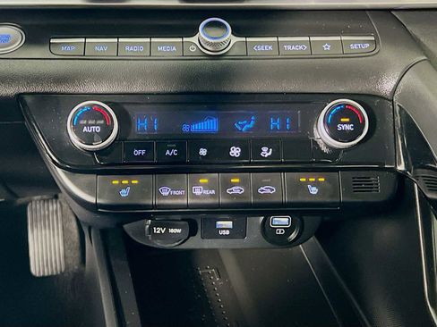 Certified 2023 Hyundai Elantra Limited image 16