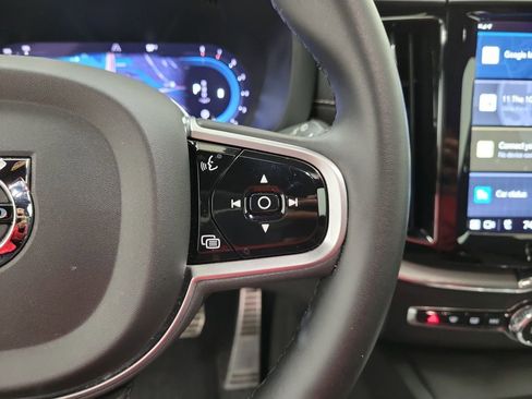 Used 2022 Volvo XC60 B6 R-Design w/ Advanced Package image 25