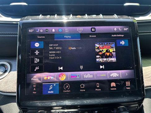 Used 2021 Jeep Grand Cherokee L Overland w/ Luxury Tech Group IV AWD/4WD image 15