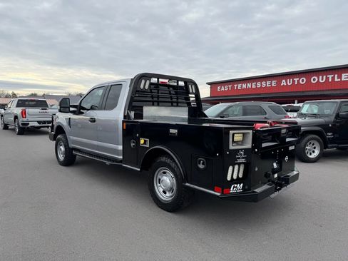 Used 2022 Ford F250 XL w/ Power Equipment Group image 4