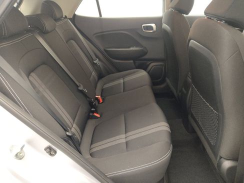 Used 2022 Hyundai Venue SEL FWD image 19