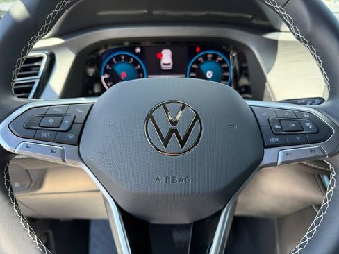 Used 2024 Volkswagen Atlas Cross Sport SE AWD/4WD image 19
