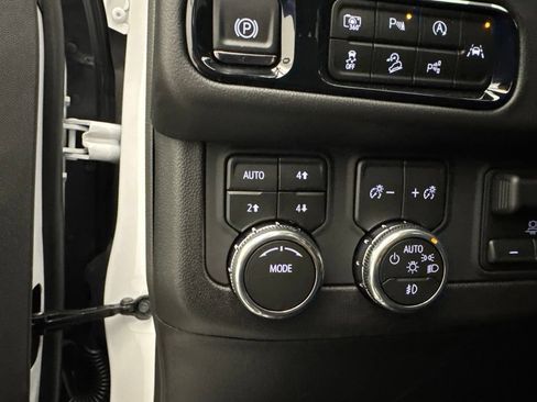 New 2026 GMC Yukon XL Elevation w/ Elevation Premium Package AWD/4WD image 31