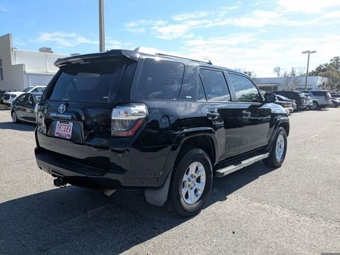 Used 2017 Toyota 4Runner SR5 Premium image 5