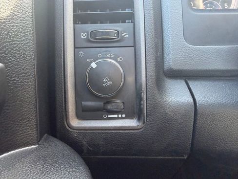 Used 2018 RAM 3500 Tradesman w/ Chrome Appearance Group image 20