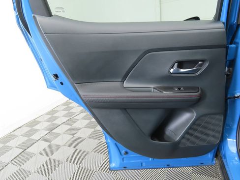 Used 2025 Nissan Kicks SR image 24