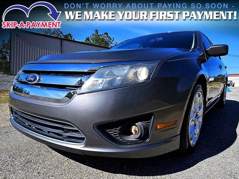 Used 2010 Ford Fusion SE image 2