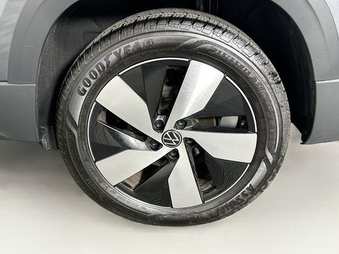 Used 2025 Volkswagen Taos S image 11