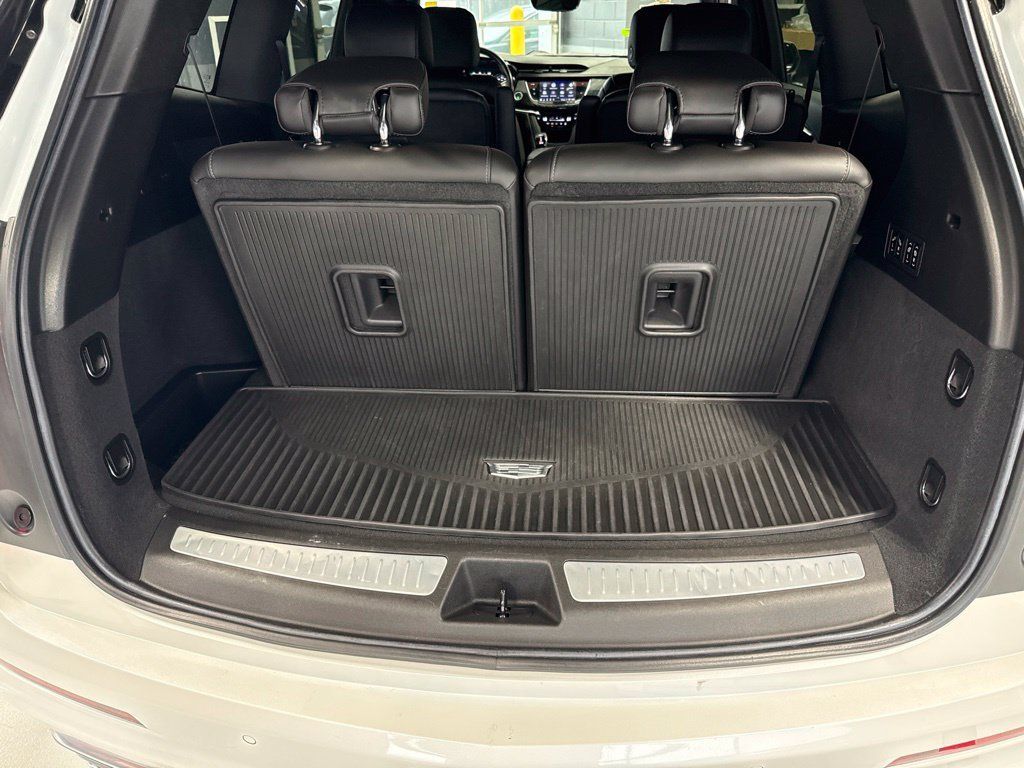 Used 2022 Cadillac XT6 Premium Luxury w/ Technology Package AWD/4WD image 14
