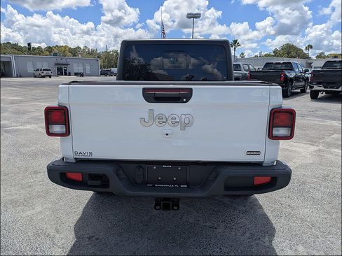 Used 2022 Jeep Gladiator Overland w/ Popular Equipment Package AWD/4WD image 6