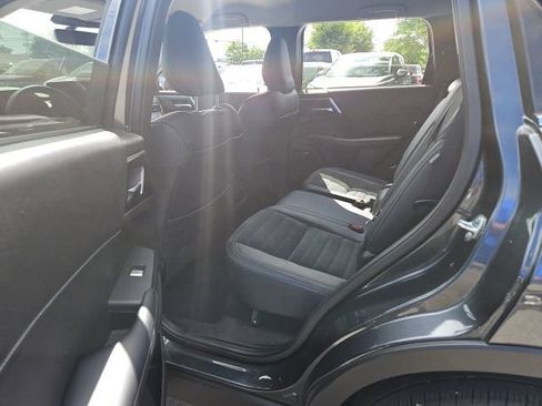 Used 2025 Mitsubishi Outlander SE AWD/4WD image 9